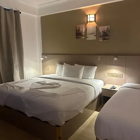 The G Ten Holiday Inn